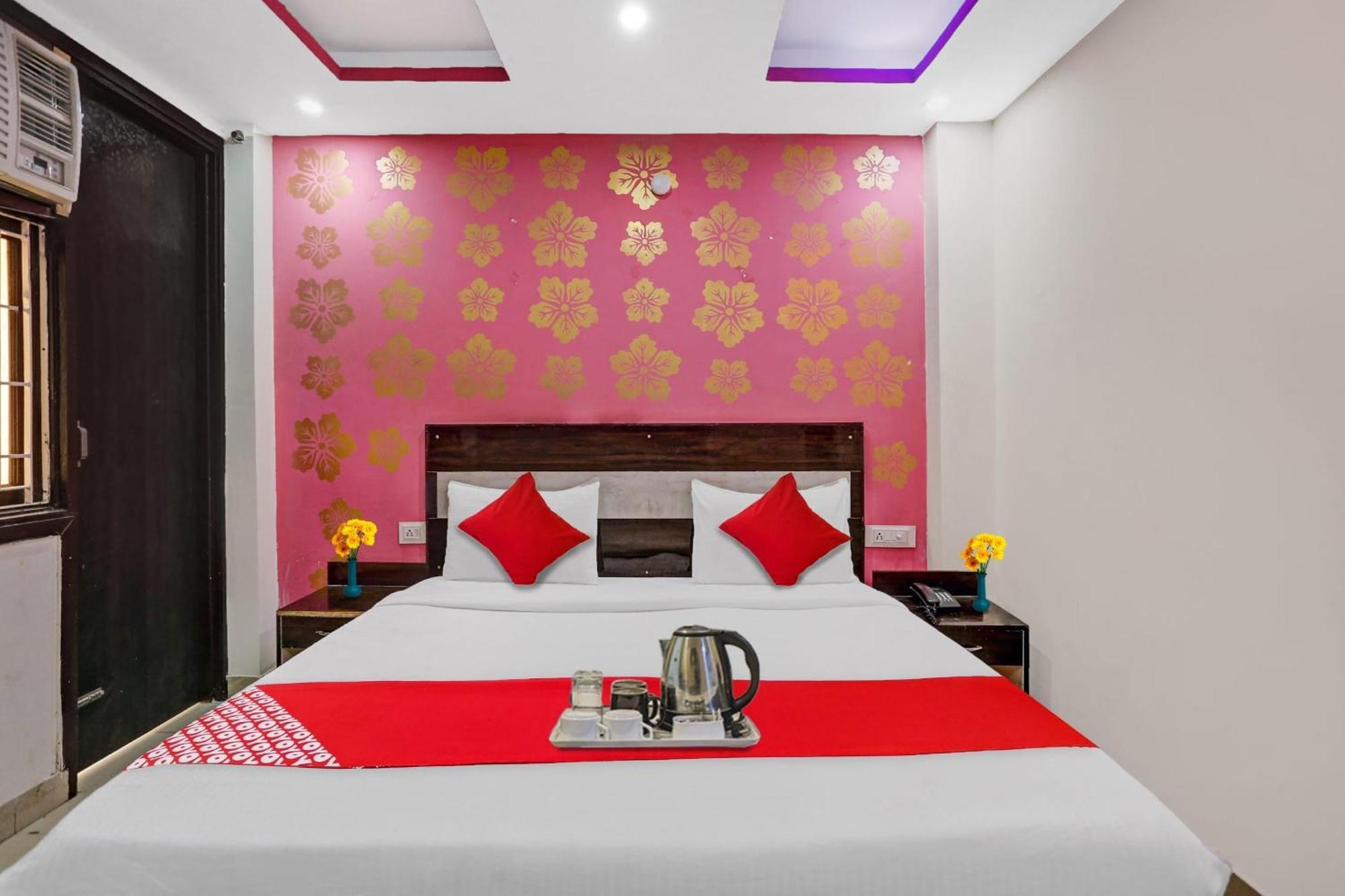 Hotel O Hotel Blue Orchid Yeni Delhi Dış mekan fotoğraf