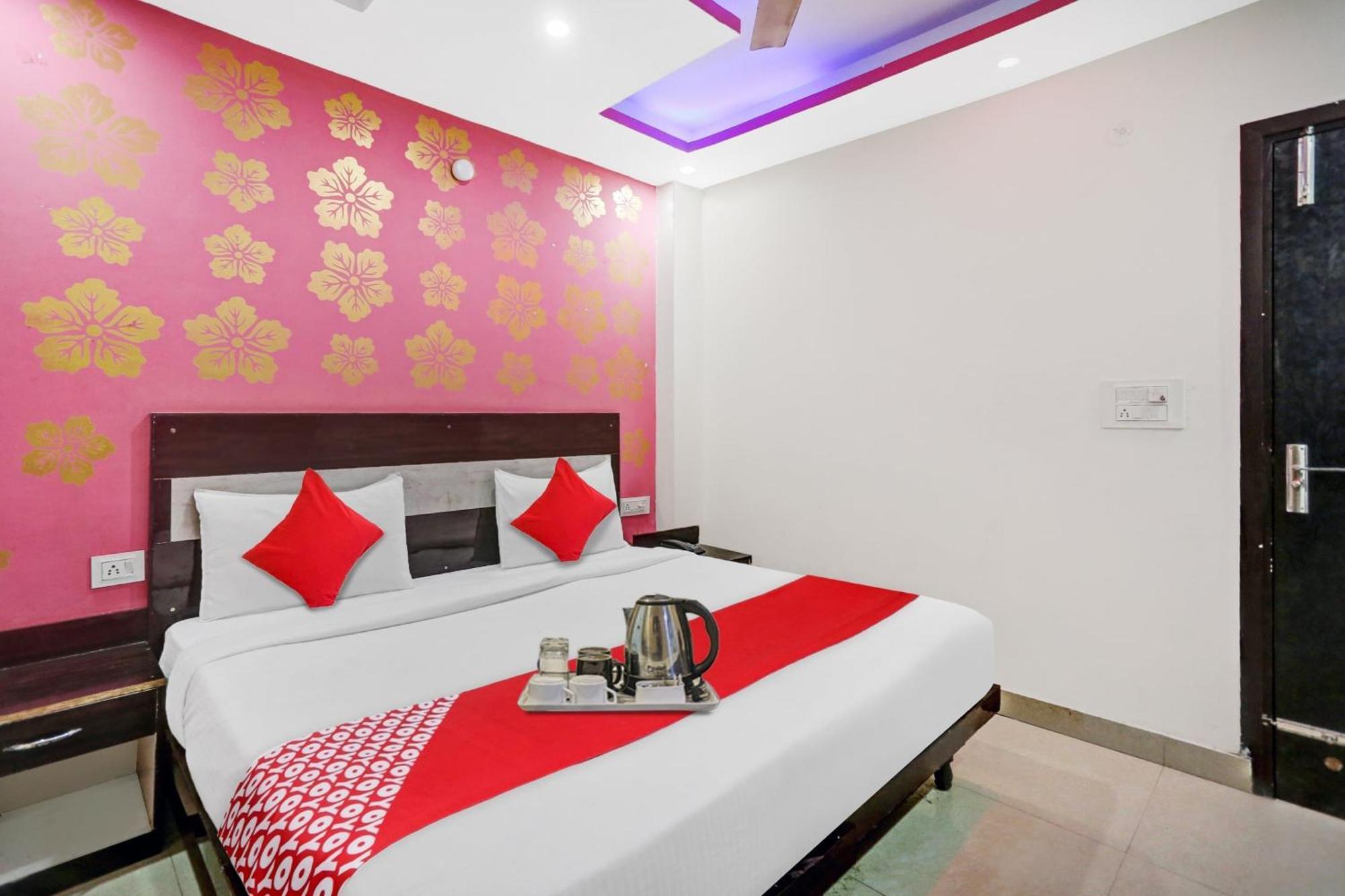 Hotel O Hotel Blue Orchid Yeni Delhi Dış mekan fotoğraf