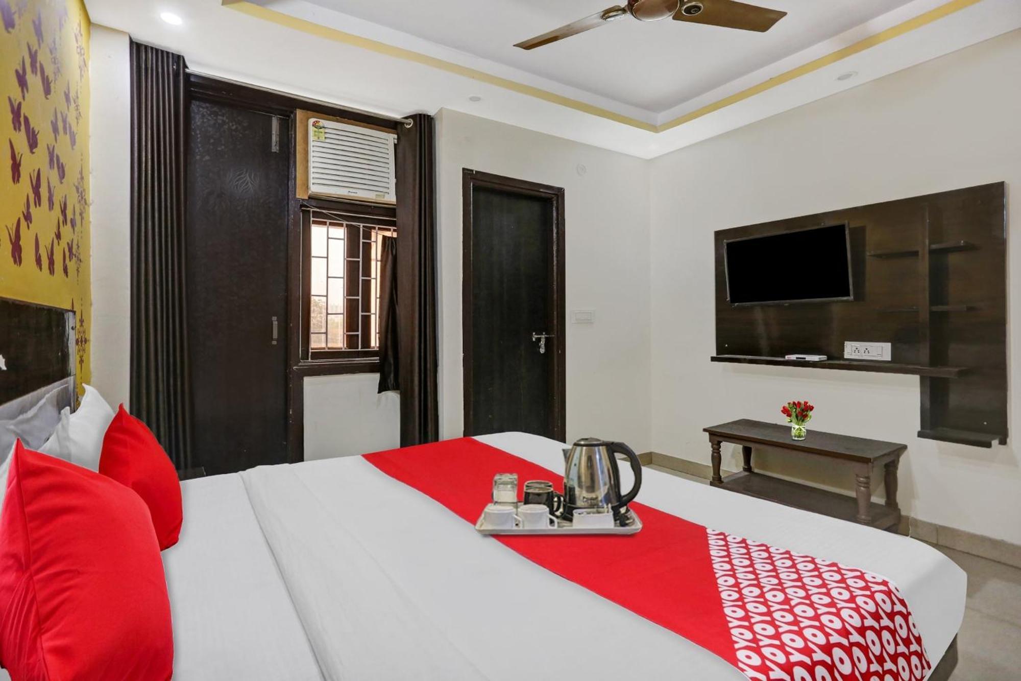 Hotel O Hotel Blue Orchid Yeni Delhi Dış mekan fotoğraf