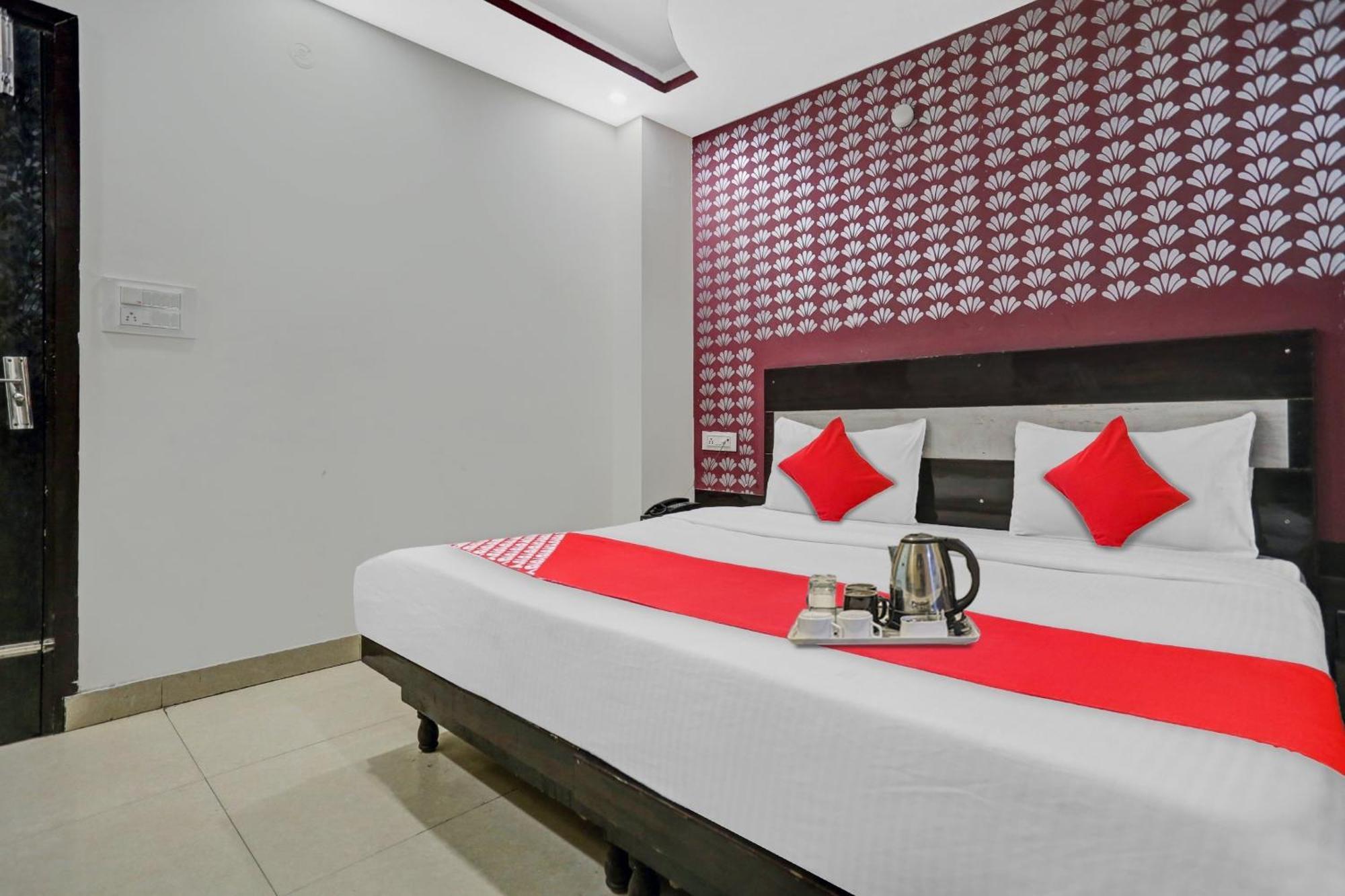 Hotel O Hotel Blue Orchid Yeni Delhi Dış mekan fotoğraf
