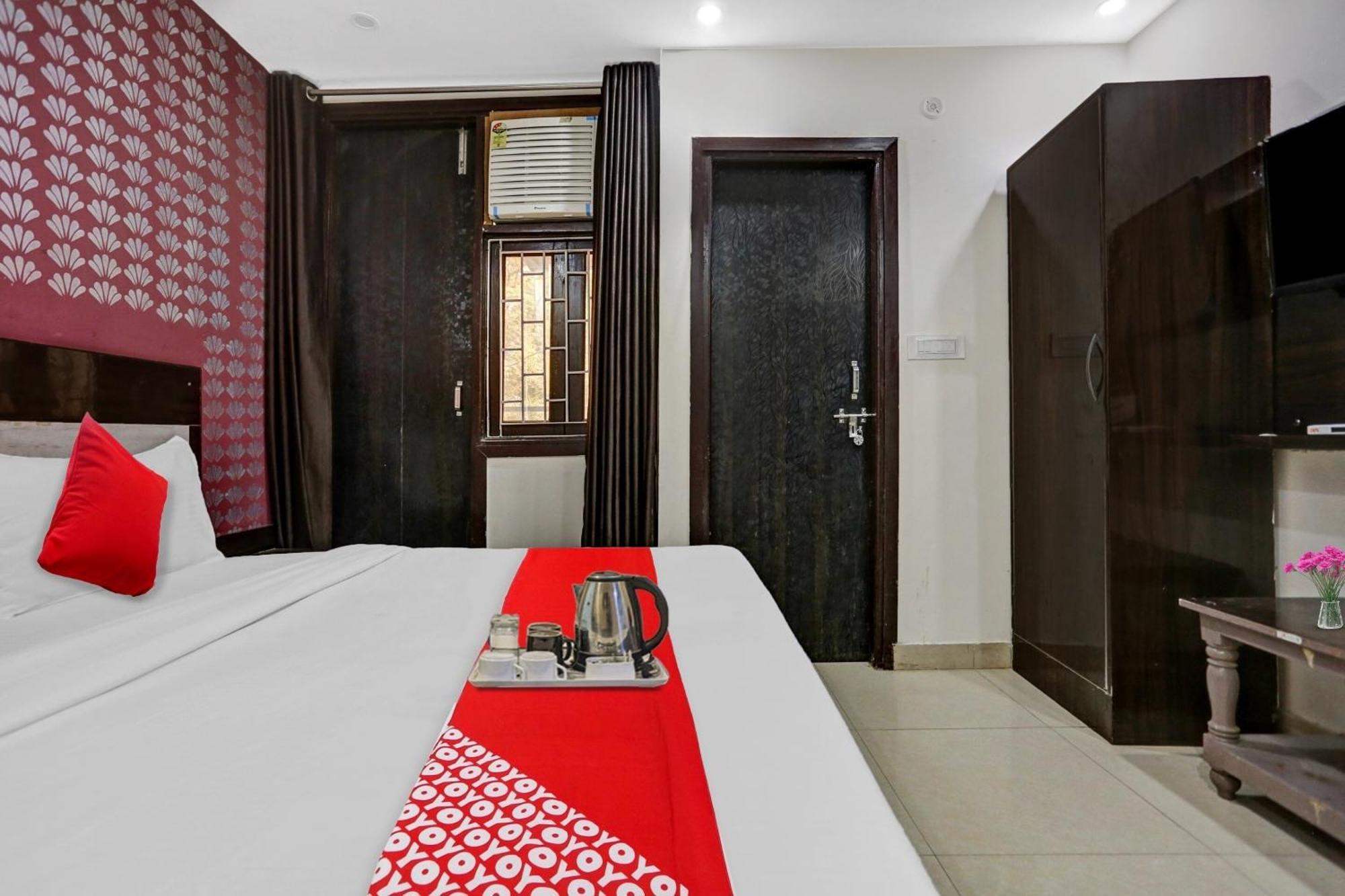 Hotel O Hotel Blue Orchid Yeni Delhi Dış mekan fotoğraf