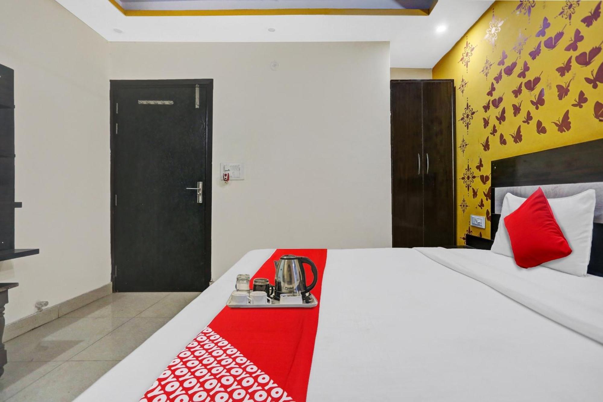 Hotel O Hotel Blue Orchid Yeni Delhi Dış mekan fotoğraf