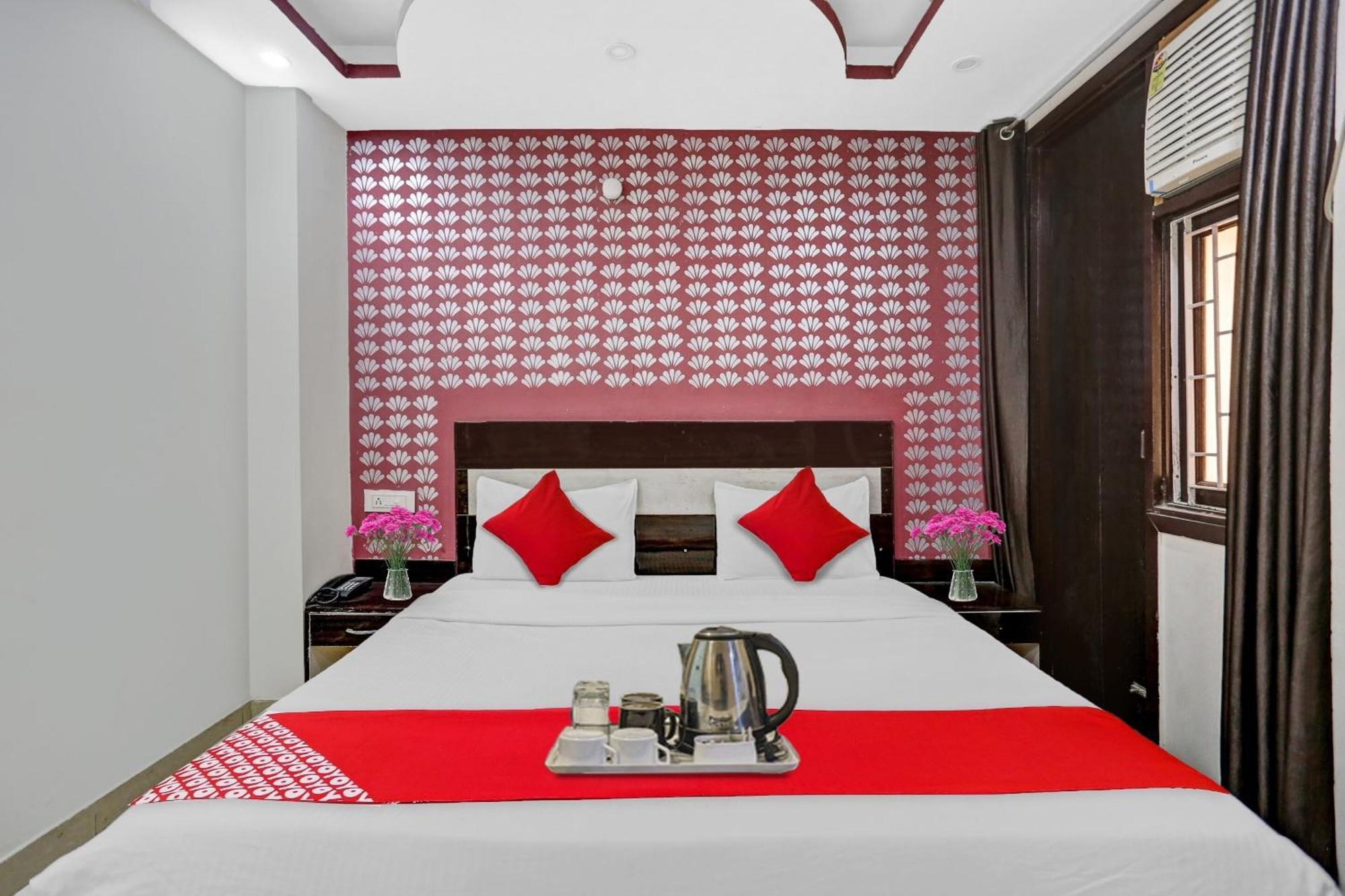 Hotel O Hotel Blue Orchid Yeni Delhi Dış mekan fotoğraf
