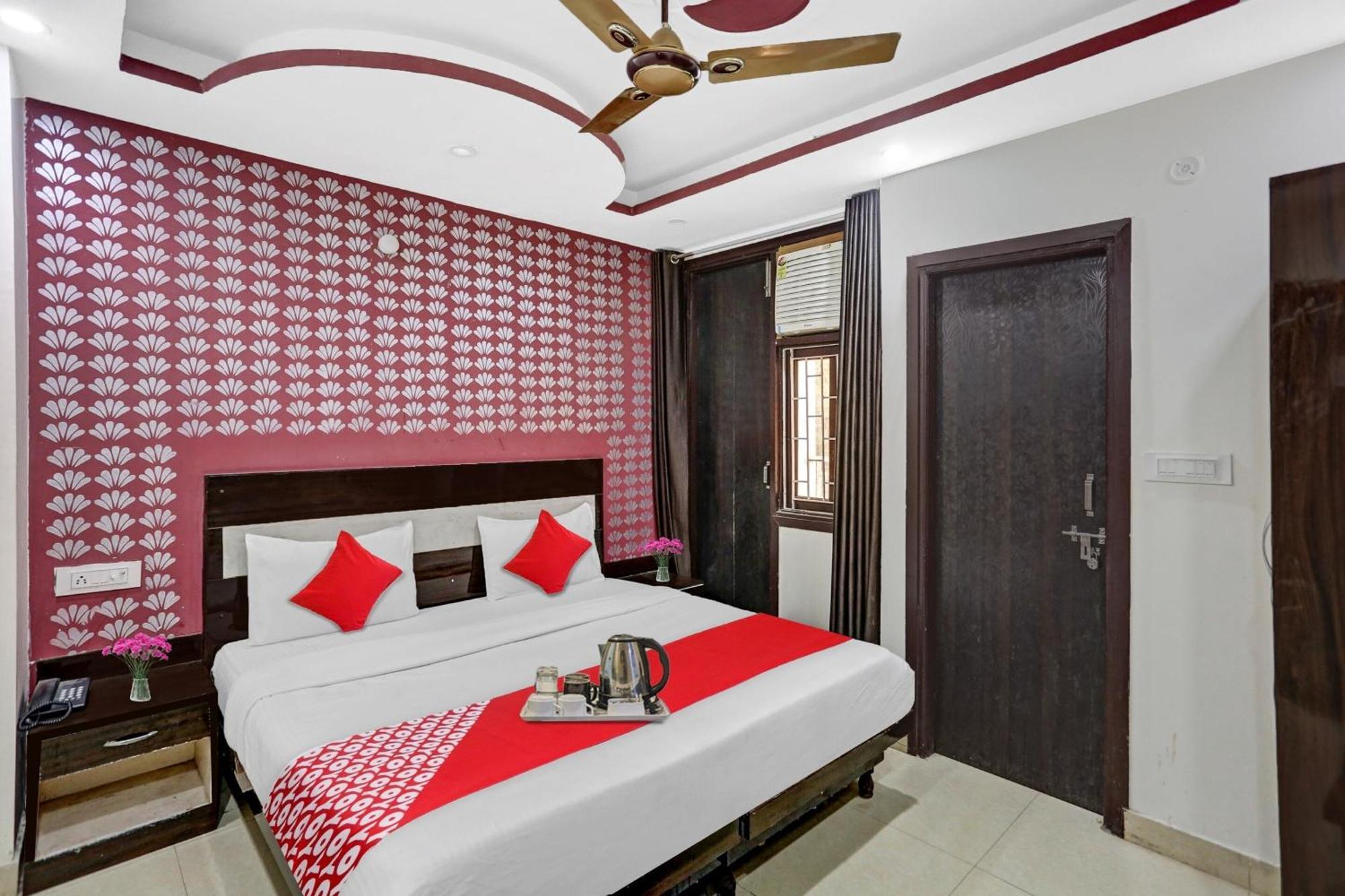 Hotel O Hotel Blue Orchid Yeni Delhi Dış mekan fotoğraf